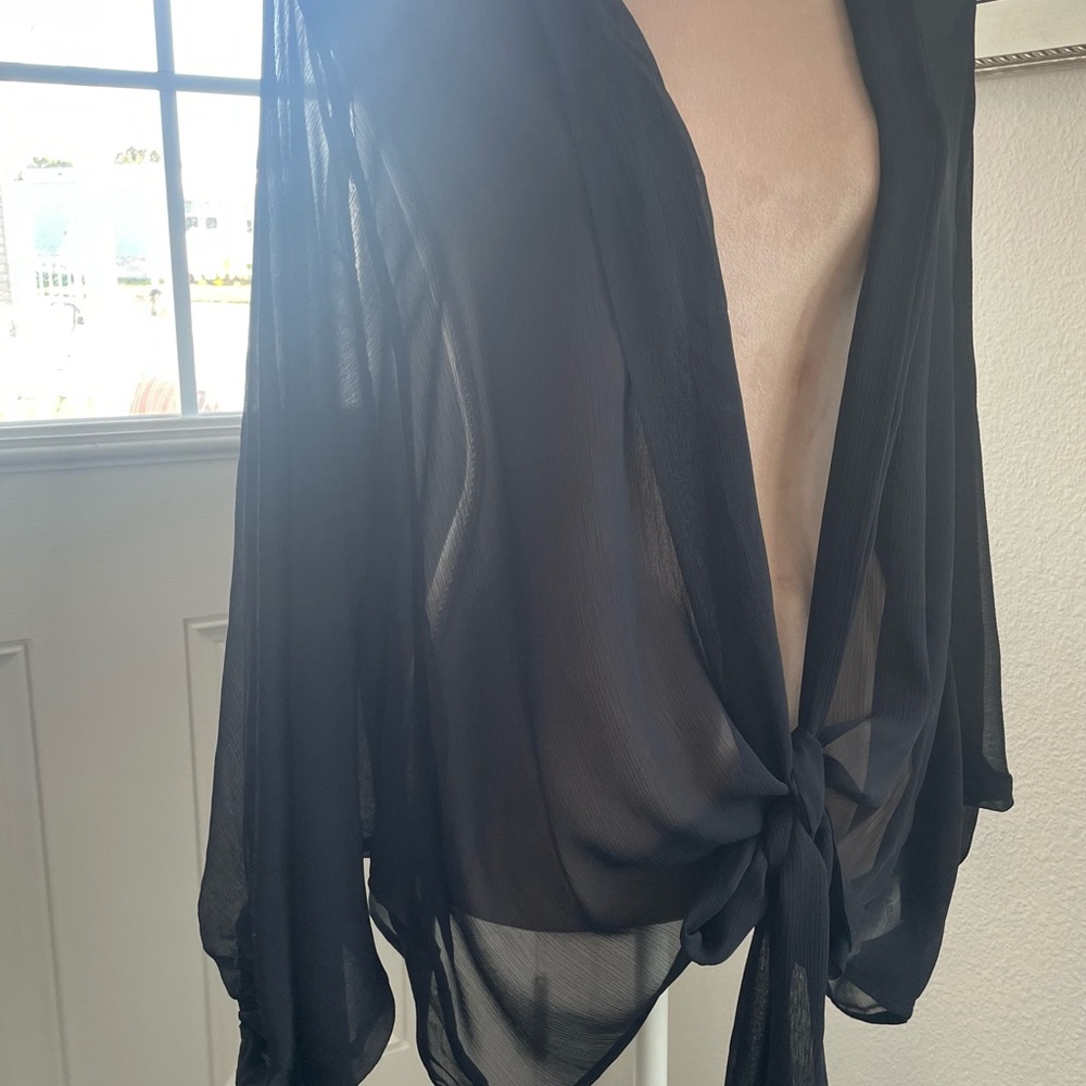 Colleen Lopez Crepe Black Tie-Front Women's Top, Medium